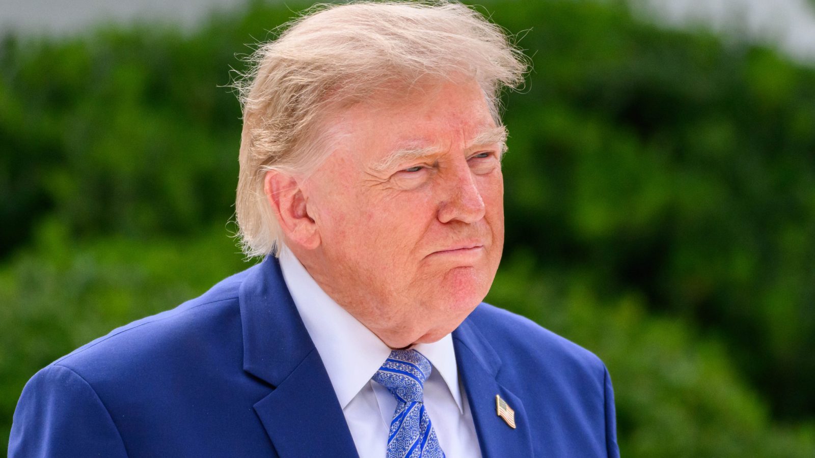Trump asegura que Irán "está colapsando por completo"