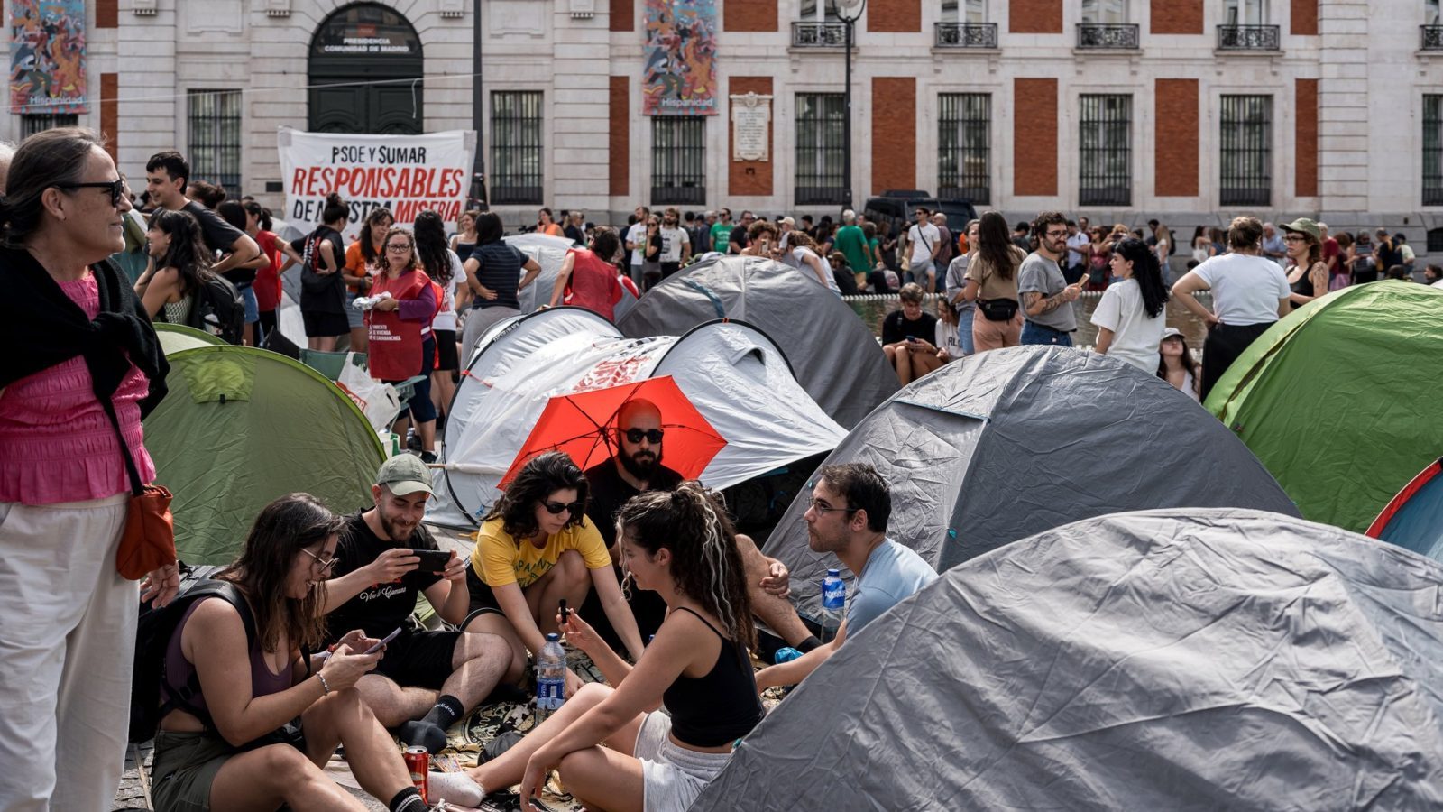 Madrid acusa a la Delegación de "dejación de funciones" por la acampada de Sol Madrid acusa a la Delegación de "dejación de funciones" por la acampada de Sol