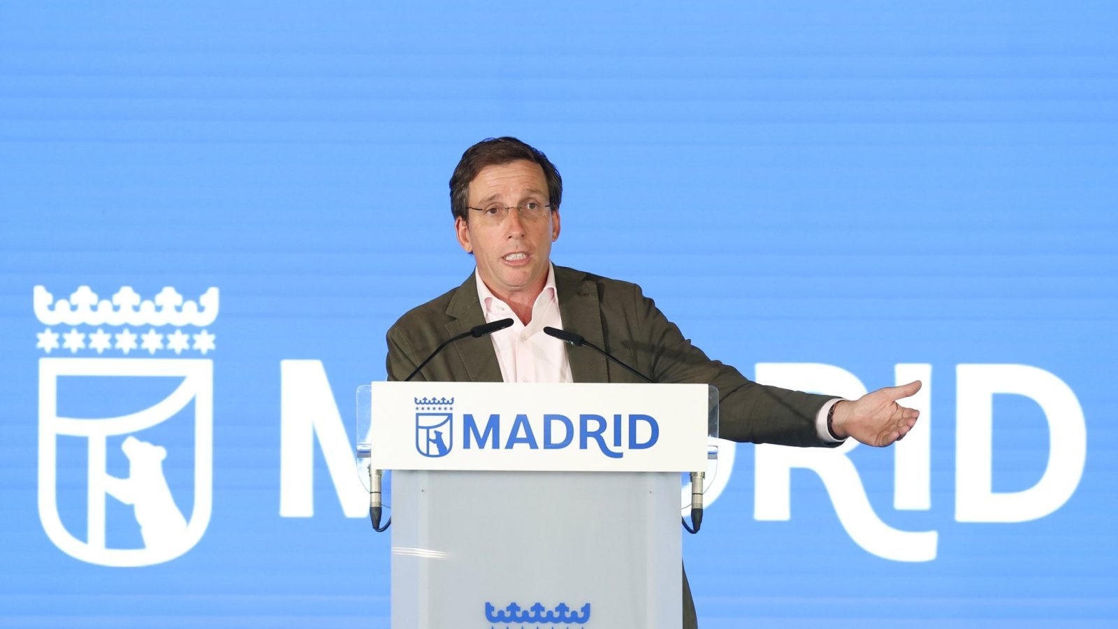 Almeida descarta cambiar la normativa del ruido para los conciertos del Bernabéu Almeida descarta cambiar la normativa del ruido para los conciertos del Bernabéu