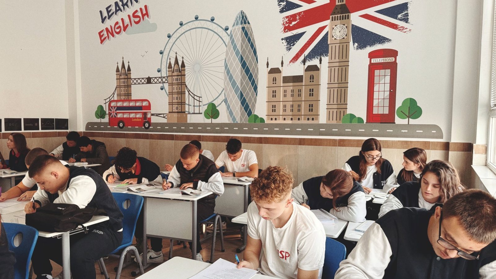 Tres Cantos duplica sus plazas escolares de idiomas hasta 300 Tres Cantos duplica sus plazas escolares de idiomas hasta 300