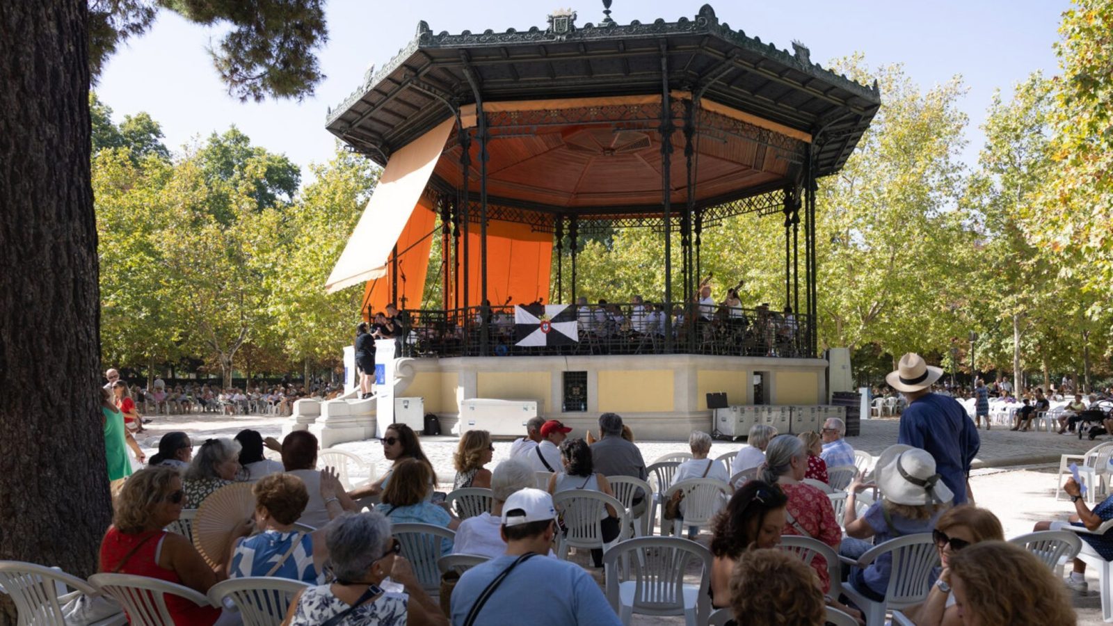 Madrid dedica un concierto a Ceuta en El Retiro