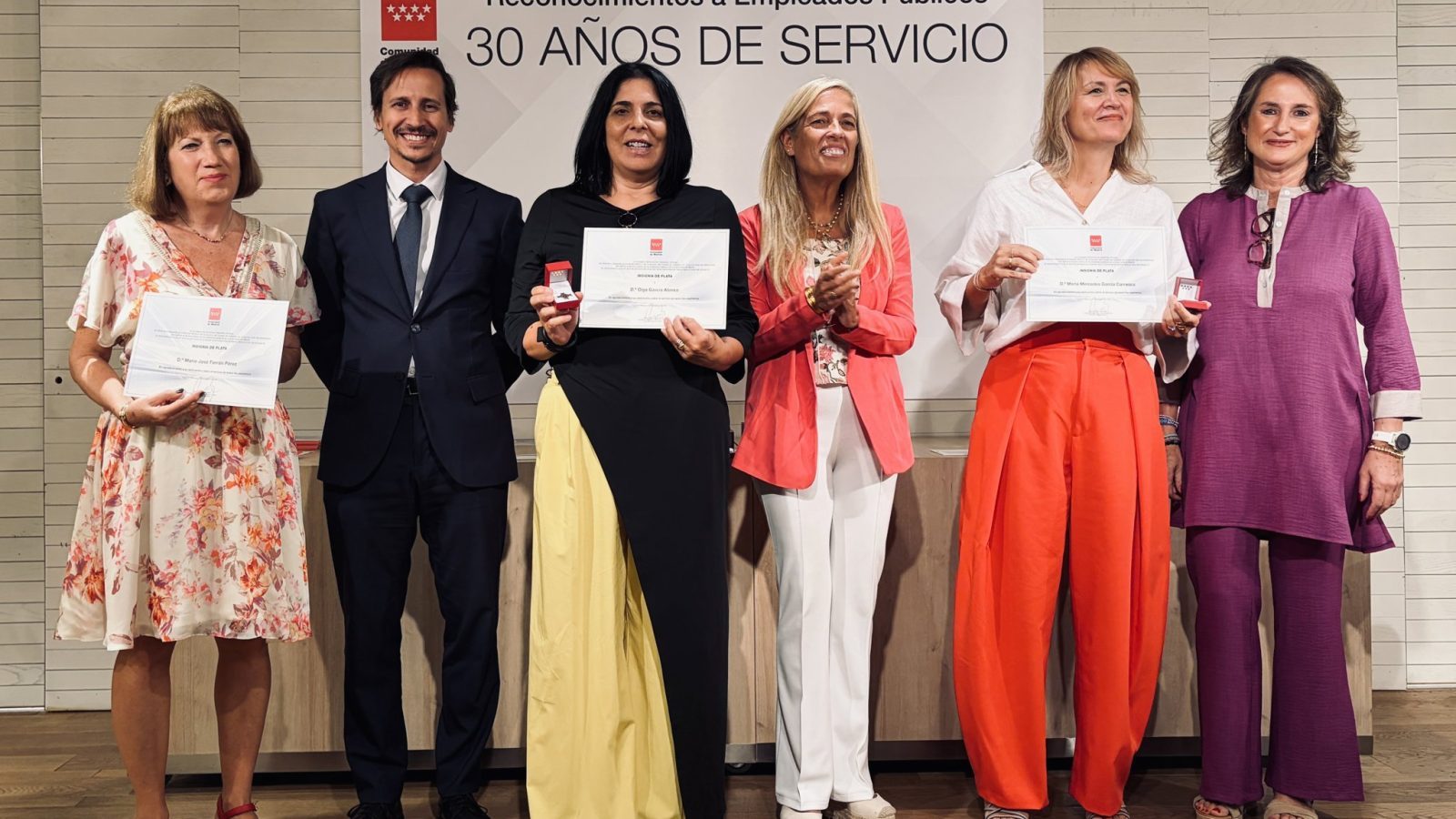 La Comunidad reconoce a sus empleados públicos con 30 años de servicio La Comunidad reconoce a sus empleados públicos con 30 años de servicio