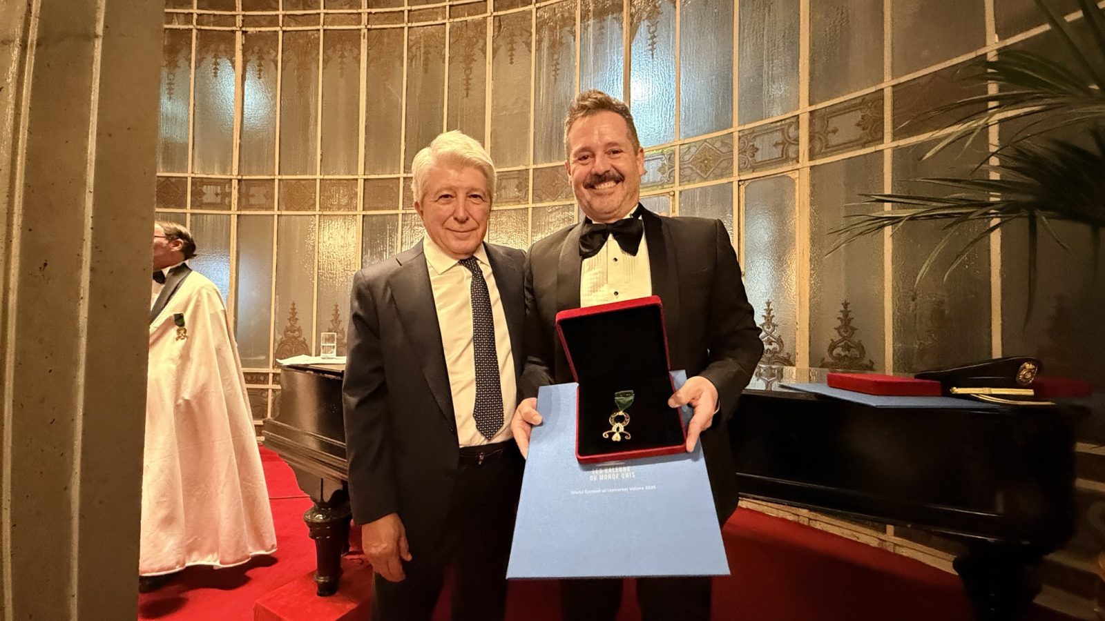 Mariano de Paco, premiado por su liderazgo cultural en Madrid