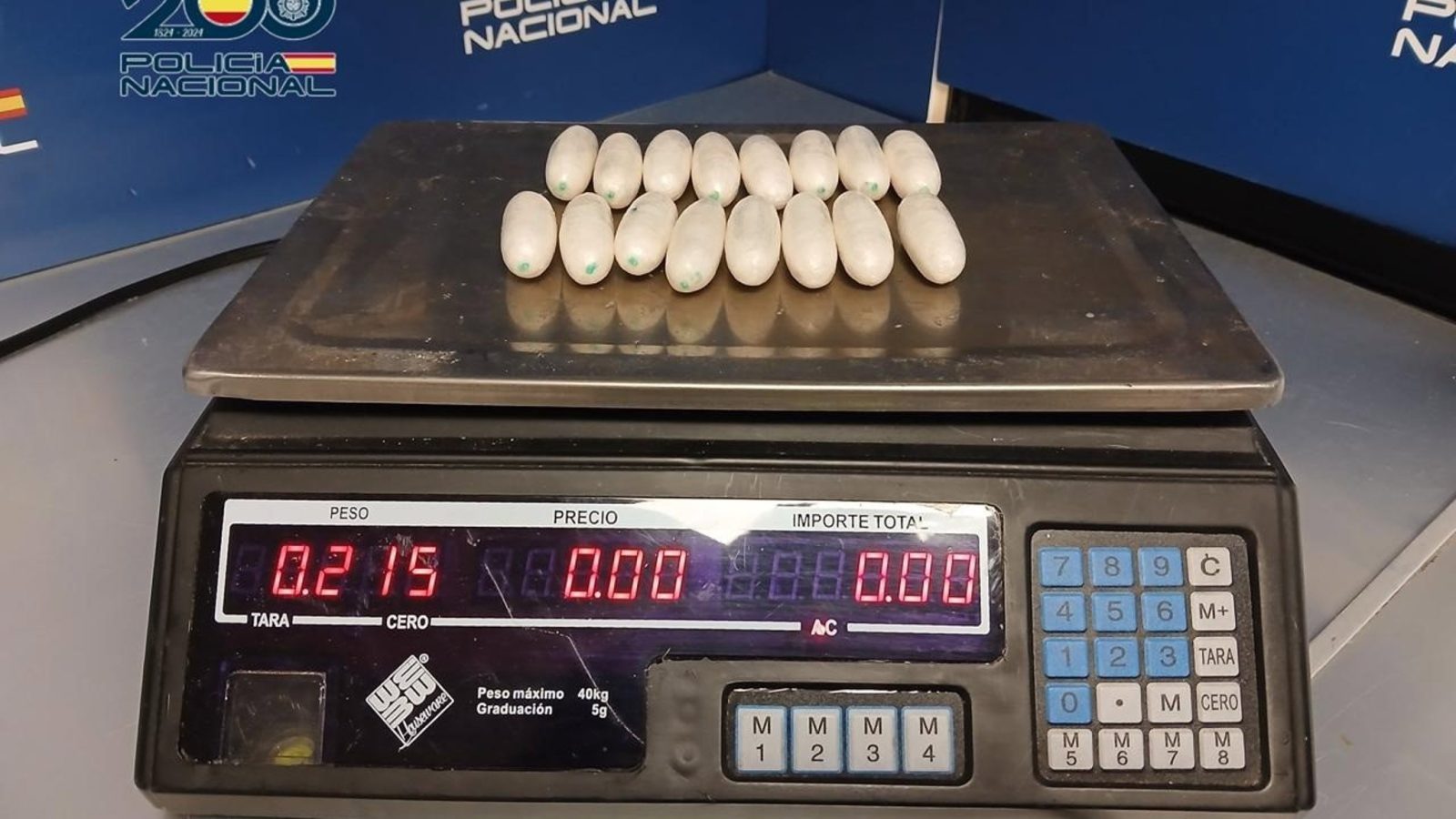 Detenida en Barajas una mujer embarazada con 69 bellotas de cocaína Detenida en Barajas una mujer embarazada con 69 bellotas de cocaína