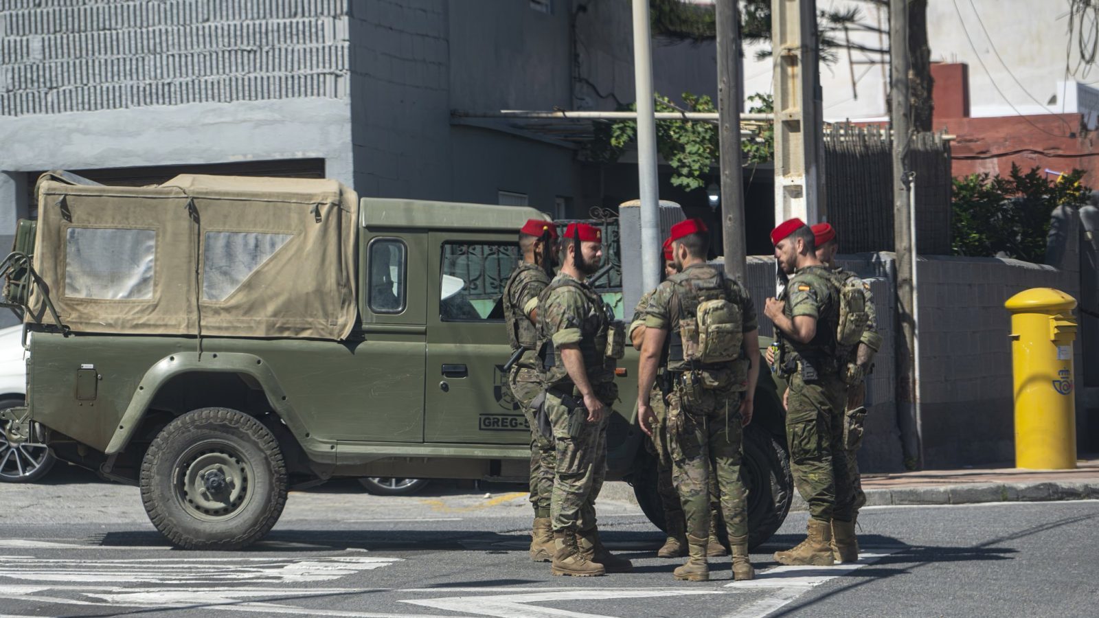 Devuelven a Marruecos a 21 migrantes por apedrear a militares en Ceuta Devuelven a Marruecos a 21 migrantes por apedrear a militares en Ceuta