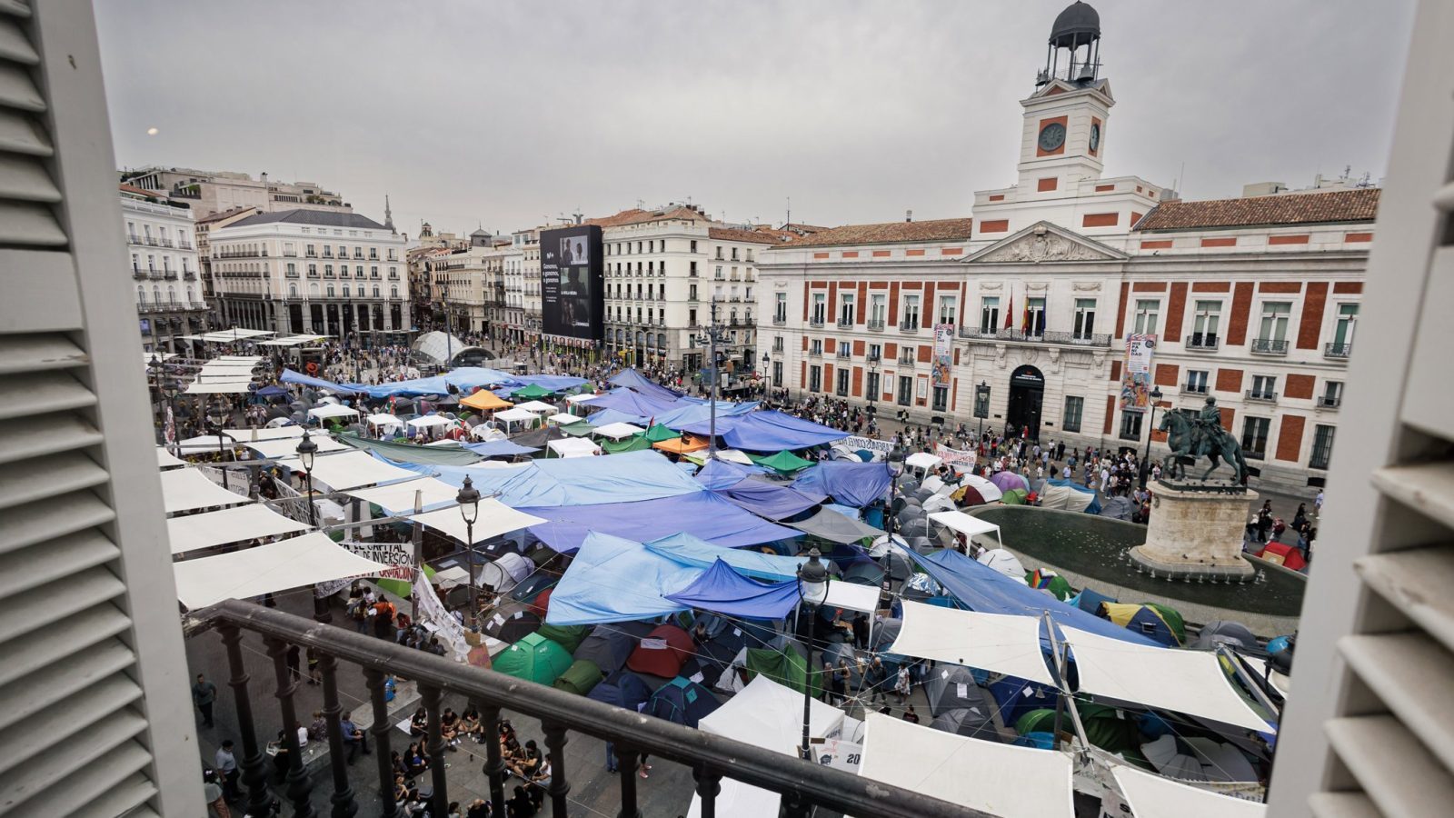 El Gobierno de Ayuso exige al delegado desmantelar la acampada de Sol El Gobierno de Ayuso exige al delegado desmantelar la acampada de Sol