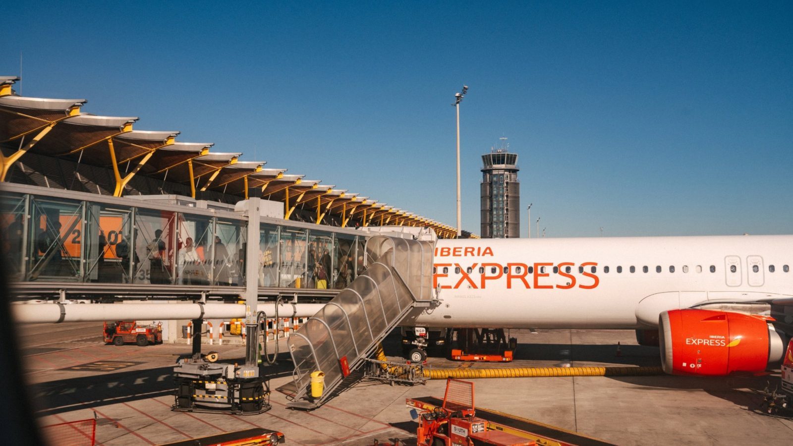 Iberia Express ofrece vuelos a Madrid desde 15 euros Iberia Express ofrece vuelos a Madrid desde 15 euros