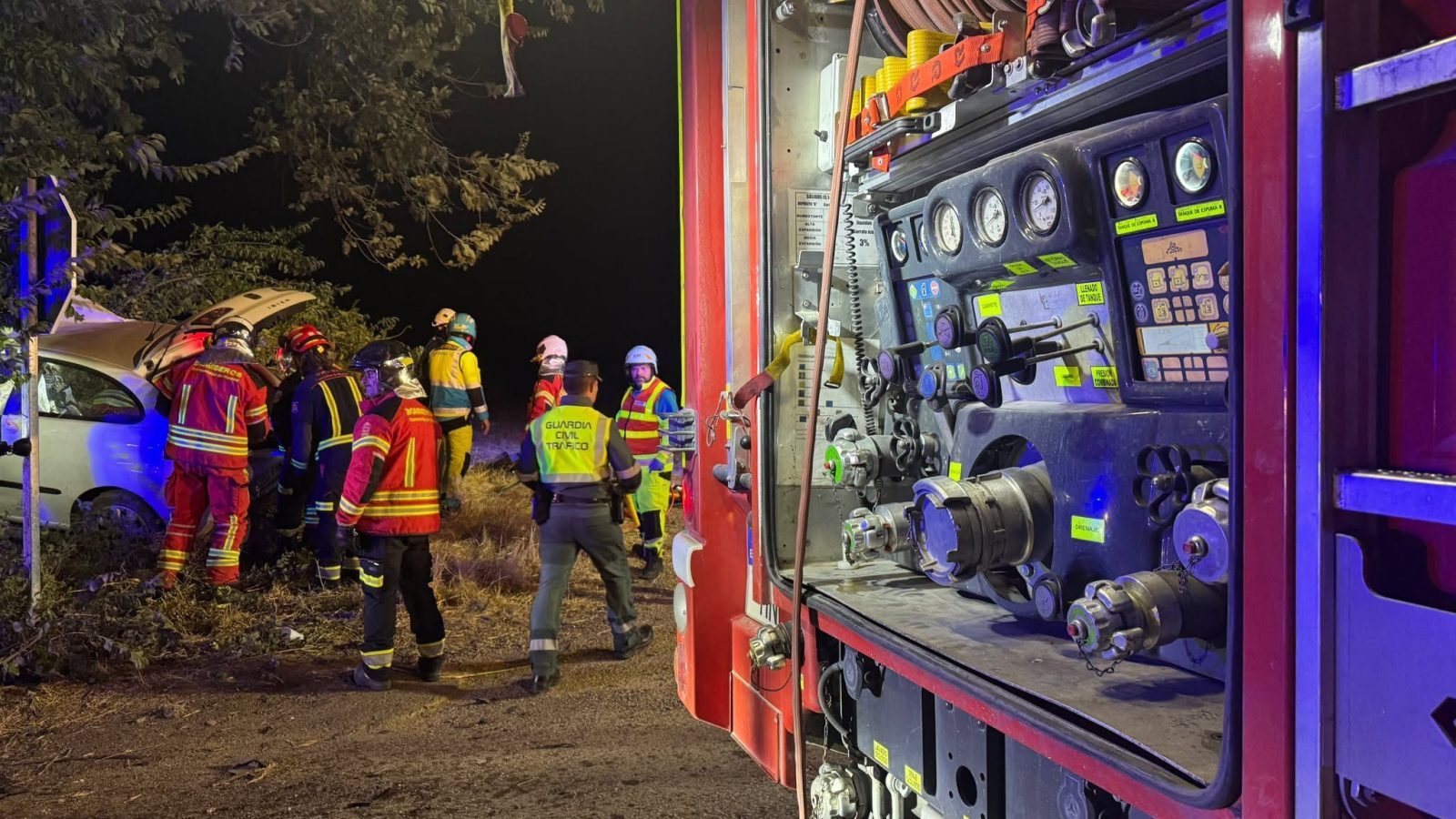 Un joven fallece y otro queda en estado muy grave tras salirse su coche en Colmenar de Oreja