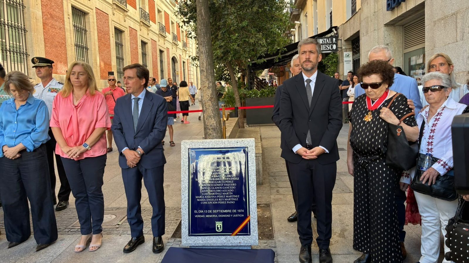 Una placa recuerda el primer atentado de ETA en Madrid hace 52 años Una placa recuerda el primer atentado de ETA en Madrid hace 52 años
