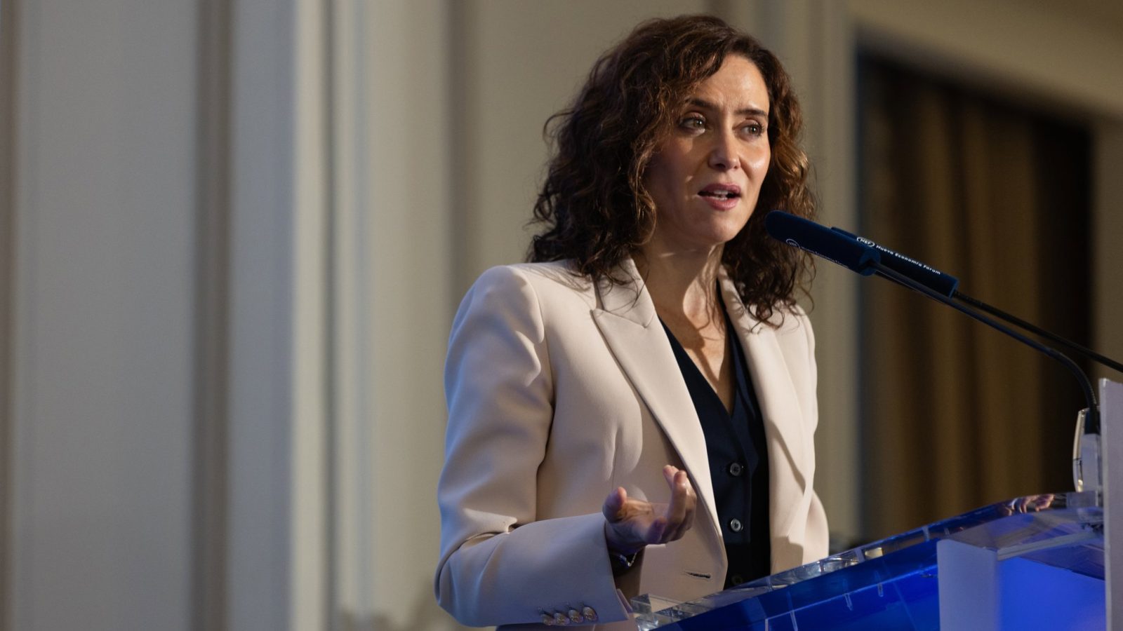 Ayuso acusa a Sánchez de preparar trampas electorales Ayuso acusa a Sánchez de preparar trampas electorales