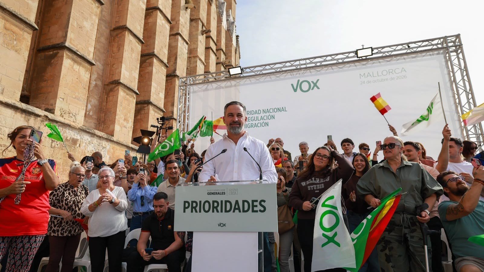 Abascal pide una "gran mayoría" para gobernar España Abascal pide una "gran mayoría" para gobernar España
