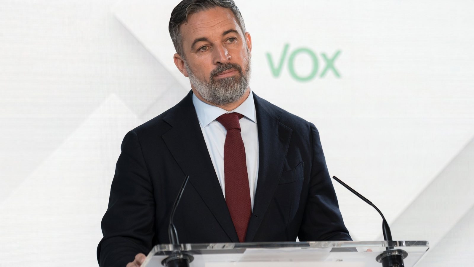 Abascal ofrece al PP un entendimiento para proteger el Senado Abascal ofrece al PP un entendimiento para proteger el Senado