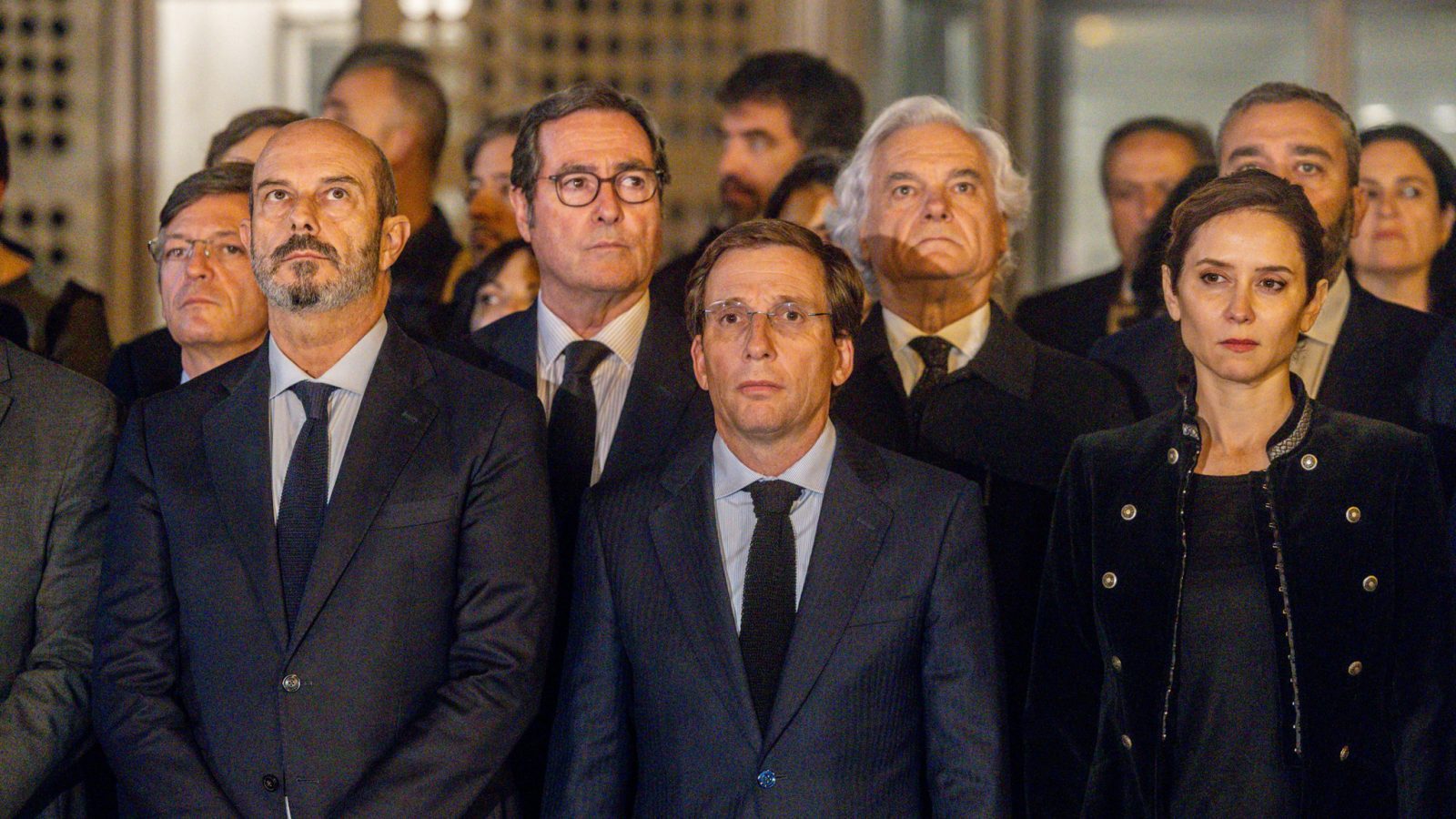 Almeida asegura que no se subiría tranquilo a un AVE a Andalucía Almeida asegura que no se subiría tranquilo a un AVE a Andalucía