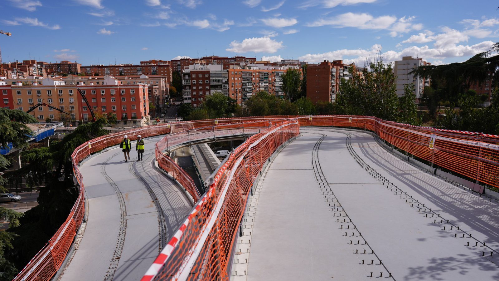 Almeida muestra las obras del Parque Ventas a representantes de ciudades iberoamericanas Almeida muestra las obras del Parque Ventas a representantes de ciudades iberoamericanas