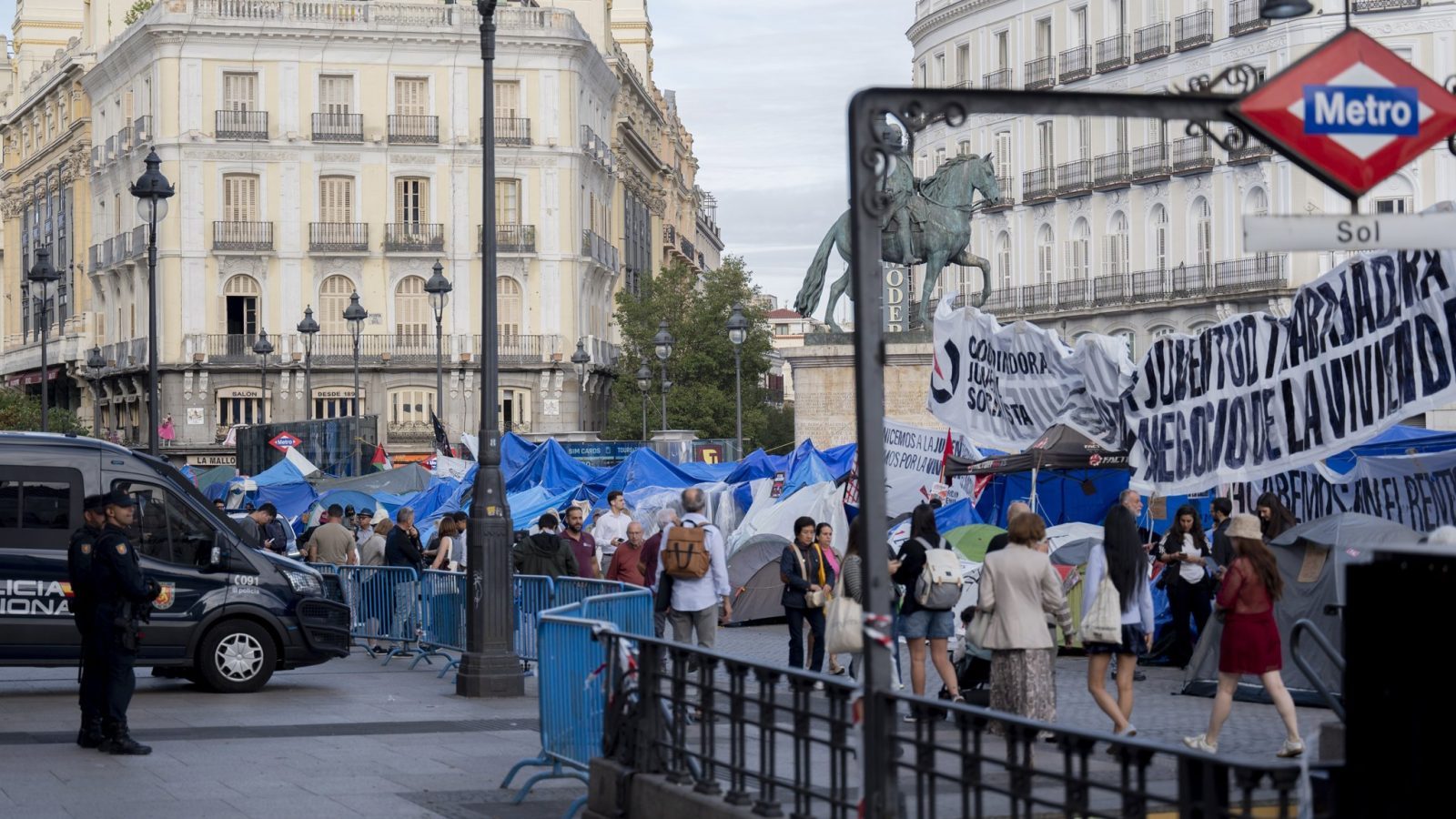 La Comunidad denuncia amenazas contra Ayuso en la acampada de Sol La Comunidad denuncia amenazas contra Ayuso en la acampada de Sol