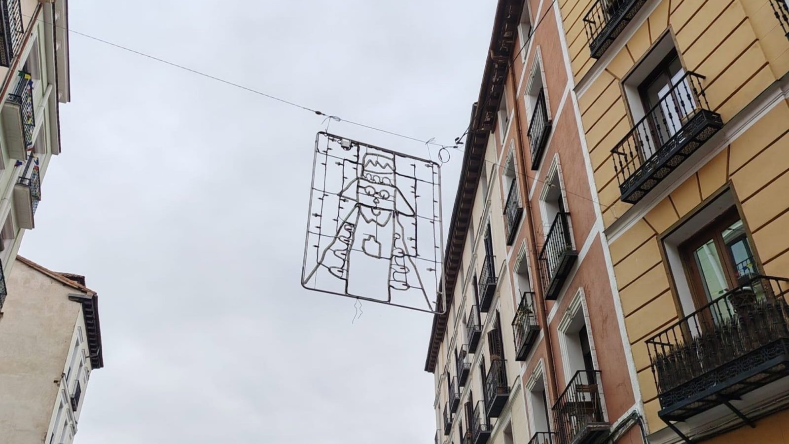 Madrid instala luces navideñas diseñadas por alumnos de Primaria
