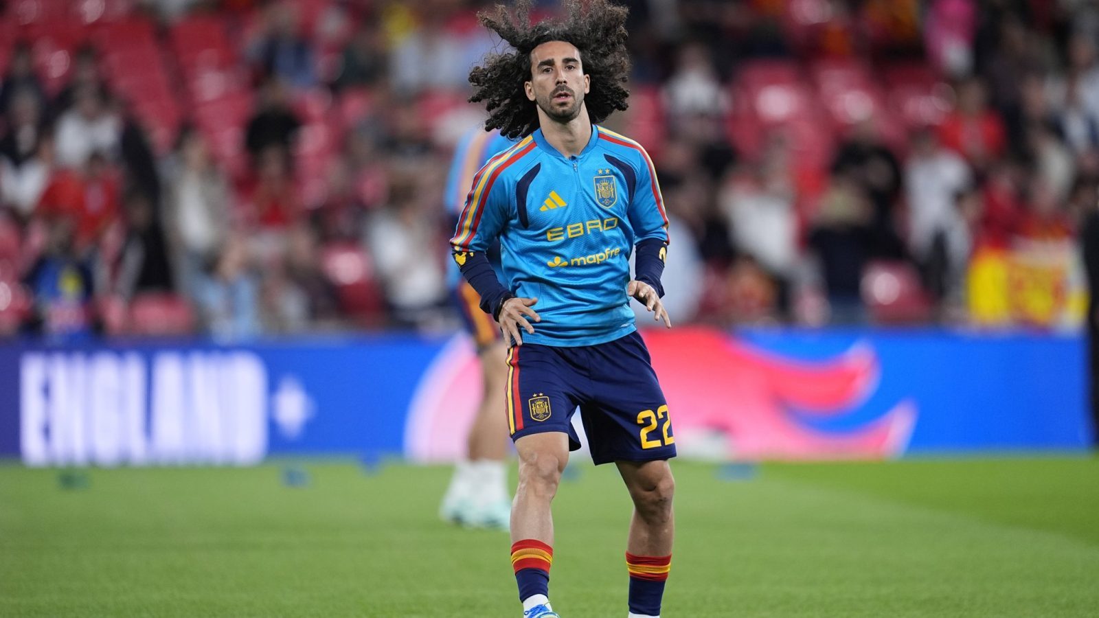 Cucurella promete "trabajar duro" para mostrar su mejor versión Cucurella promete "trabajar duro" para mostrar su mejor versión