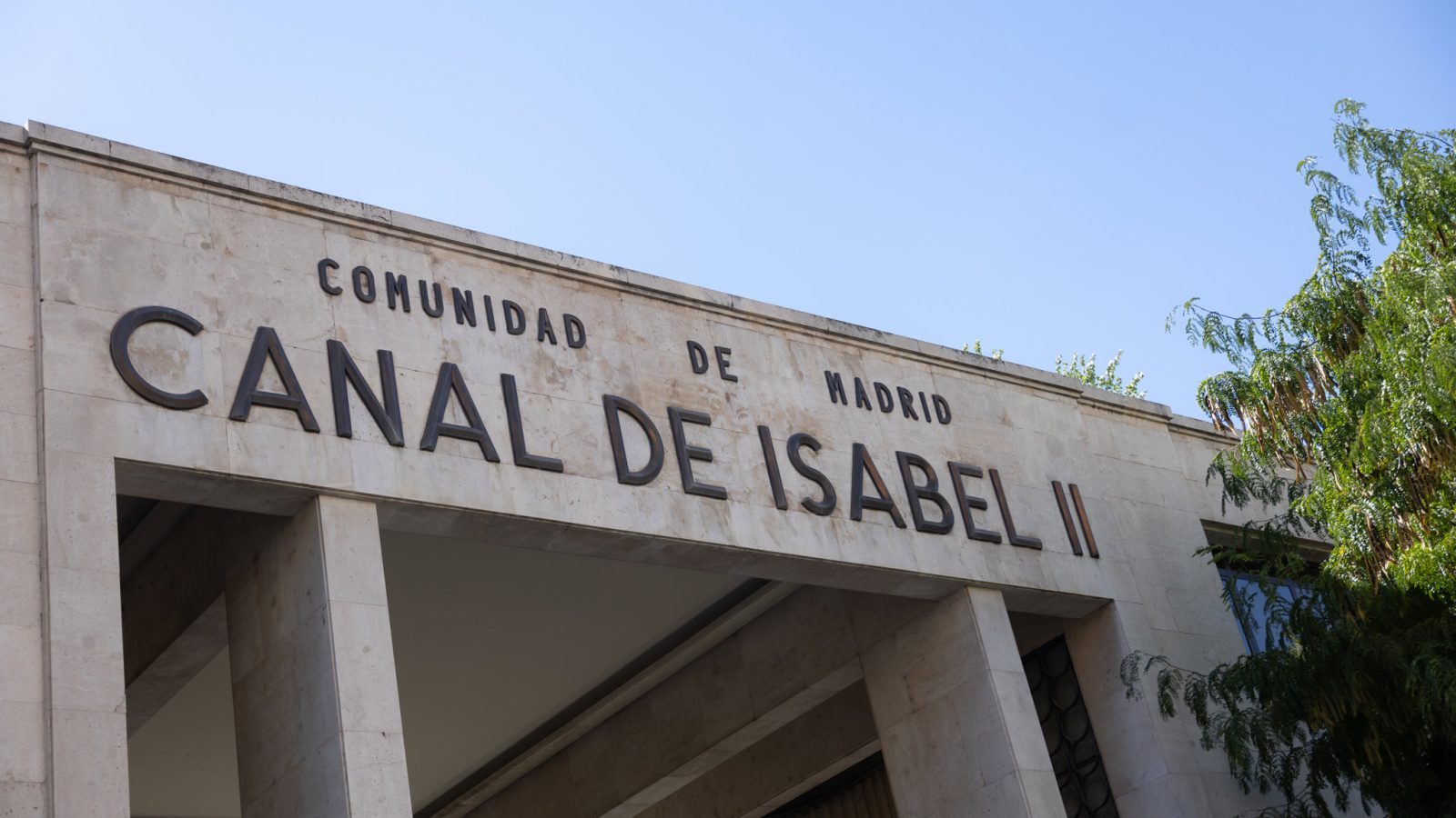 La Comunidad regula la seguridad de las balsas de agua