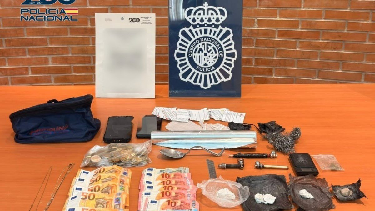 La Policía Nacional desmantela un narcopiso en Getafe y detiene a seis varones La Policía Nacional desmantela un narcopiso en Getafe y detiene a seis varones