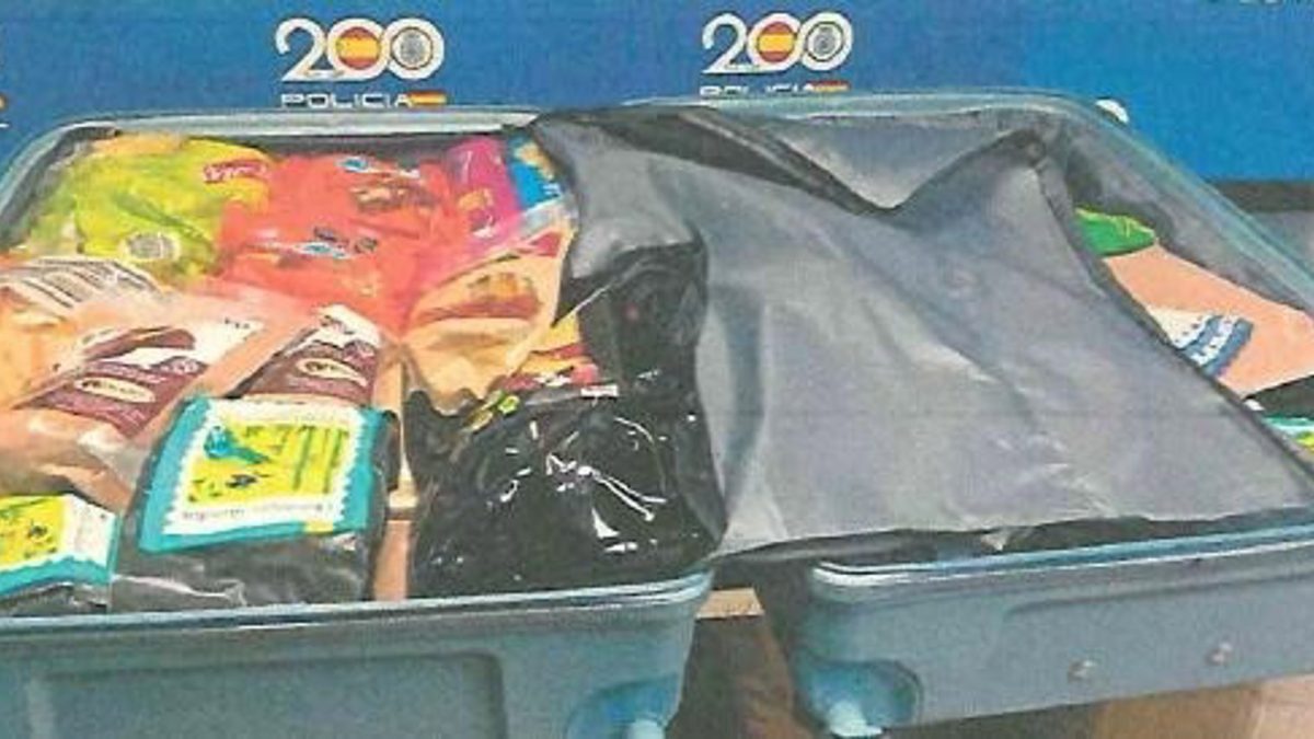 La Policía detiene en Barajas a una mujer con unos 16 kg de cocaína ocultos en alimentos La Policía detiene en Barajas a una mujer con unos 16 kg de cocaína ocultos en alimentos
