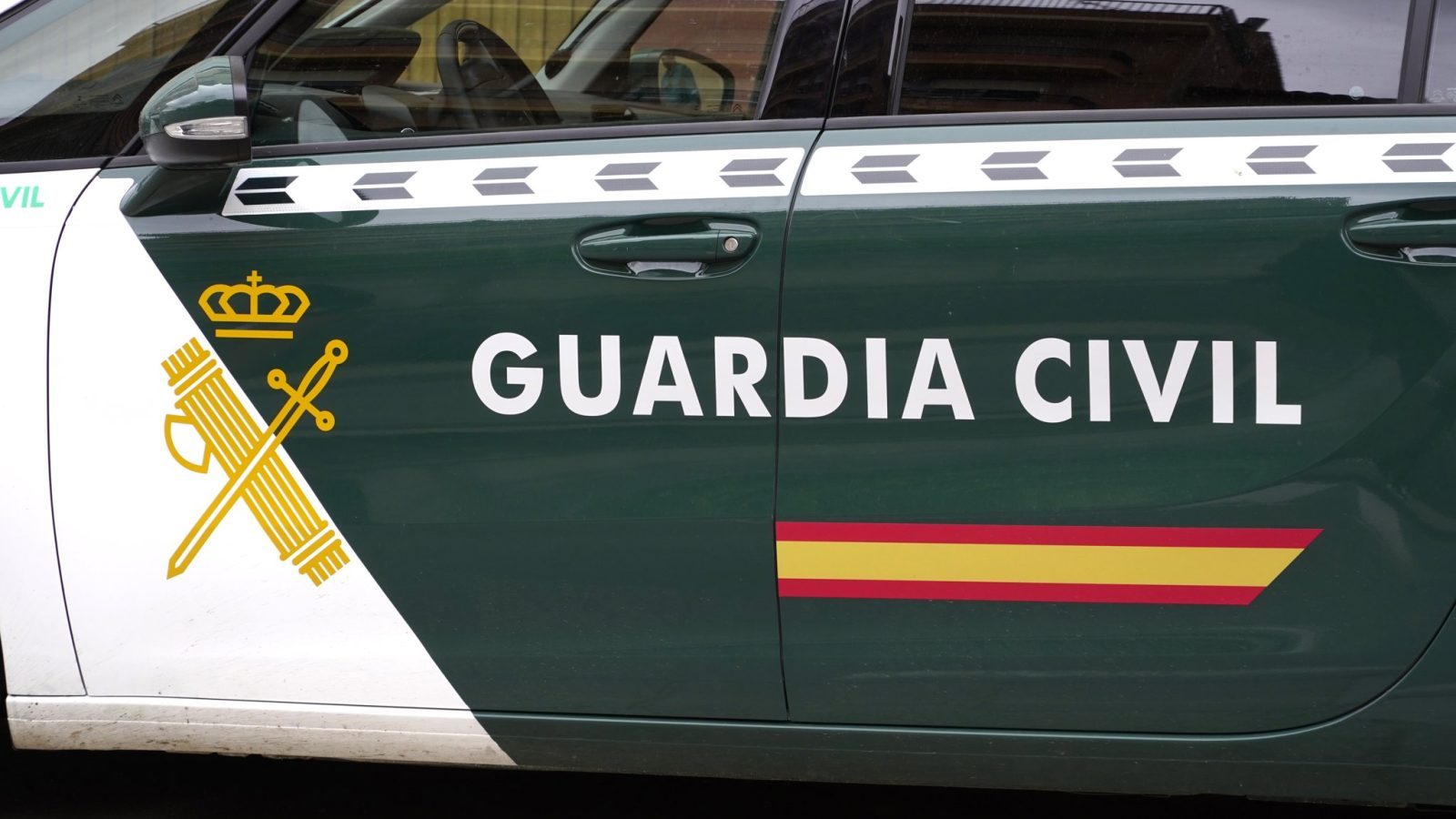 La Guardia Civil detiene a dos varones por cuatro robos en locales de hostelería de Boadilla del Monte La Guardia Civil detiene a dos varones por cuatro robos en locales de hostelería de Boadilla del Monte