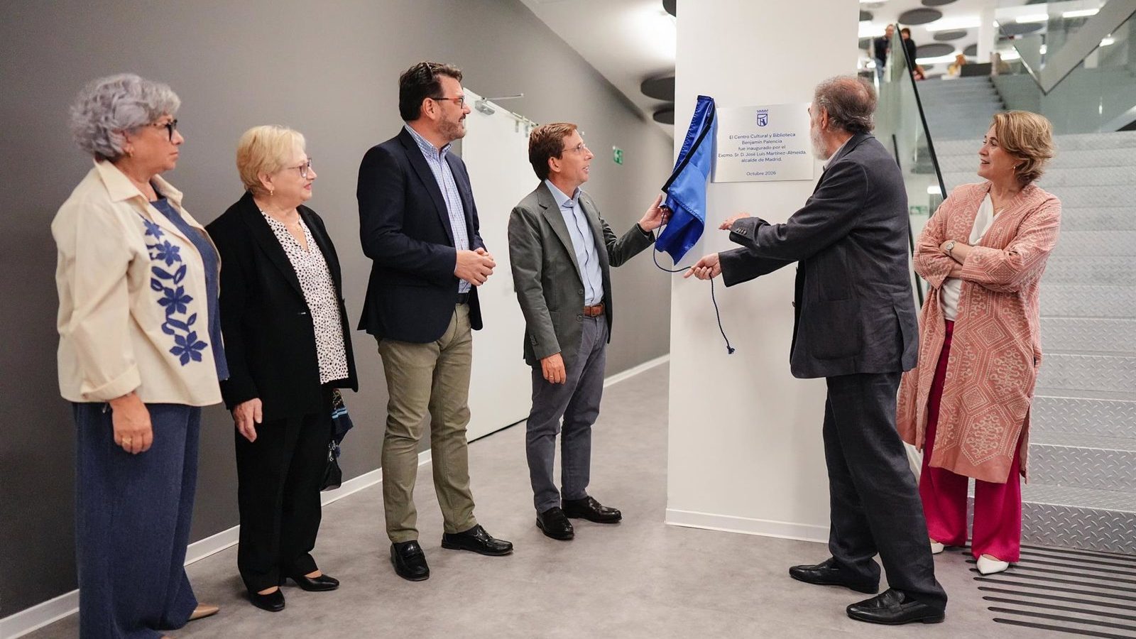 Madrid inaugura biblioteca con 24.500 ejemplares en Vallecas Madrid inaugura biblioteca con 24.500 ejemplares en Vallecas