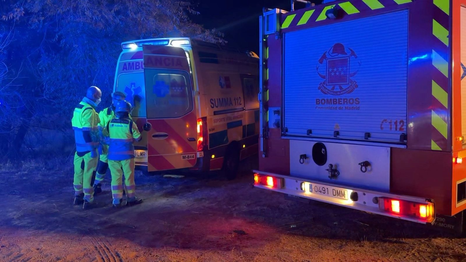 El vehículo que cayó por un terraplén en Moraleja de Enmedio deja cuatro heridos, uno grave El vehículo que cayó por un terraplén en Moraleja de Enmedio deja cuatro heridos, uno grave