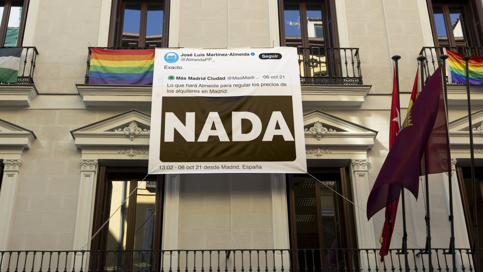 La Junta Electoral ordena a Más Madrid retirar una lona sobre Almeida La Junta Electoral ordena a Más Madrid retirar una lona sobre Almeida