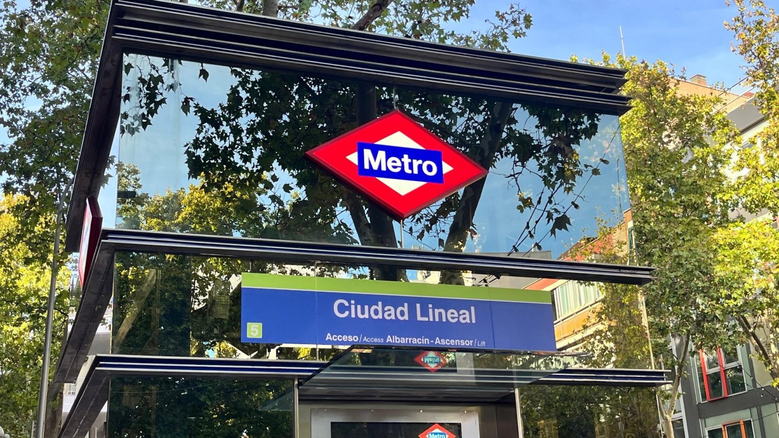 Tres nuevos ascensores hacen accesible el Metro de Ciudad Lineal Tres nuevos ascensores hacen accesible el Metro de Ciudad Lineal