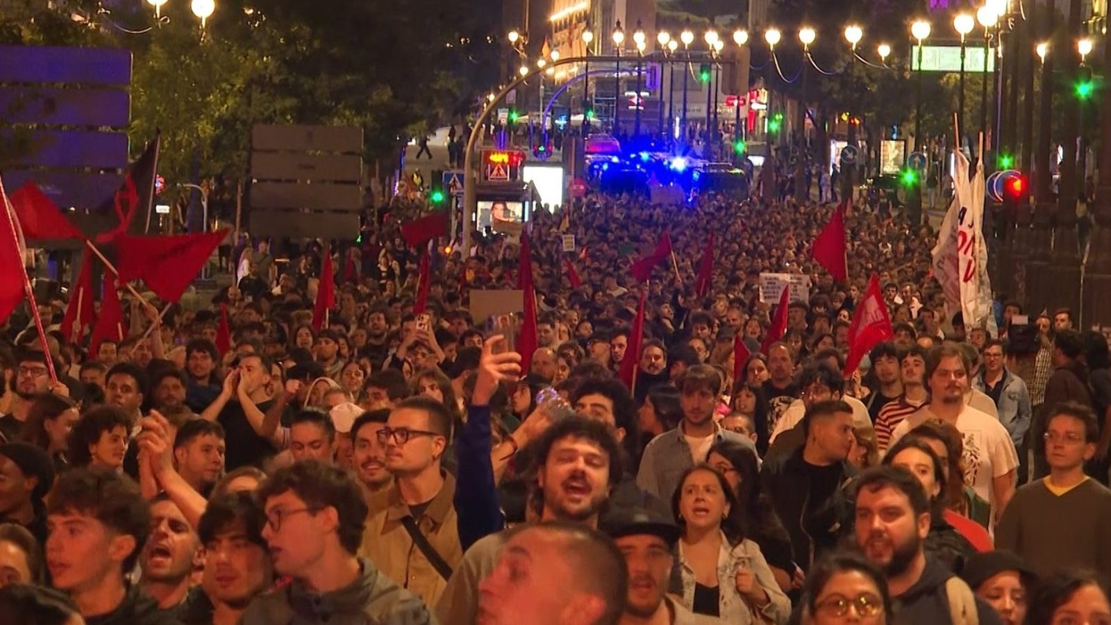 La protesta por la vivienda lleva a miles de personas hasta Cibeles La protesta por la vivienda lleva a miles de personas hasta Cibeles