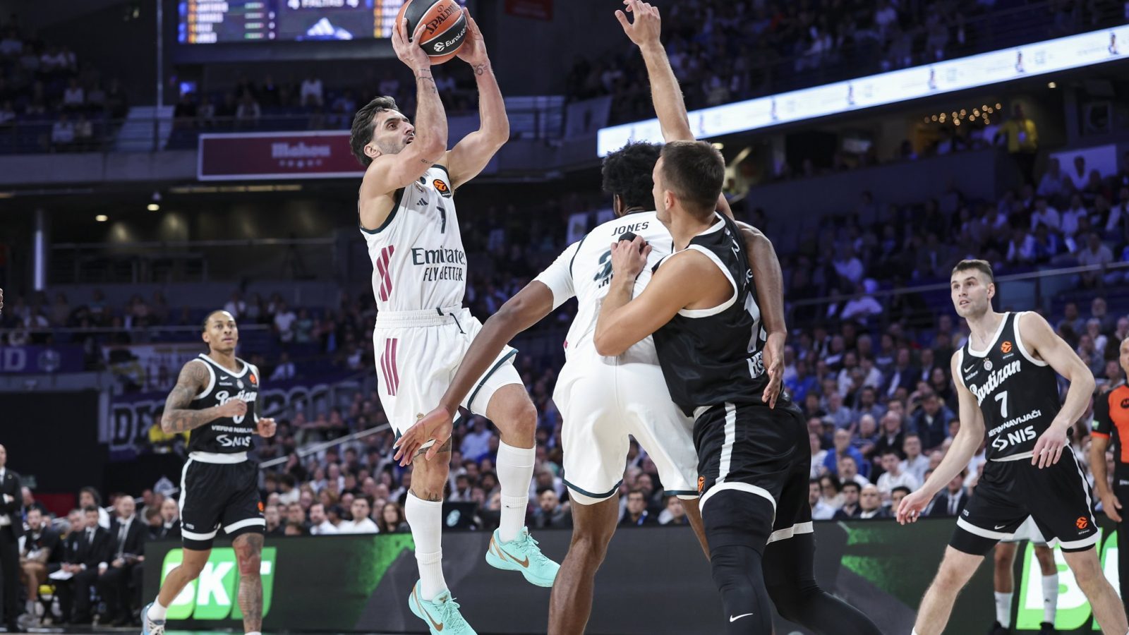 El Real Madrid rompe su mala racha europea ante el Partizán El Real Madrid rompe su mala racha europea ante el Partizán