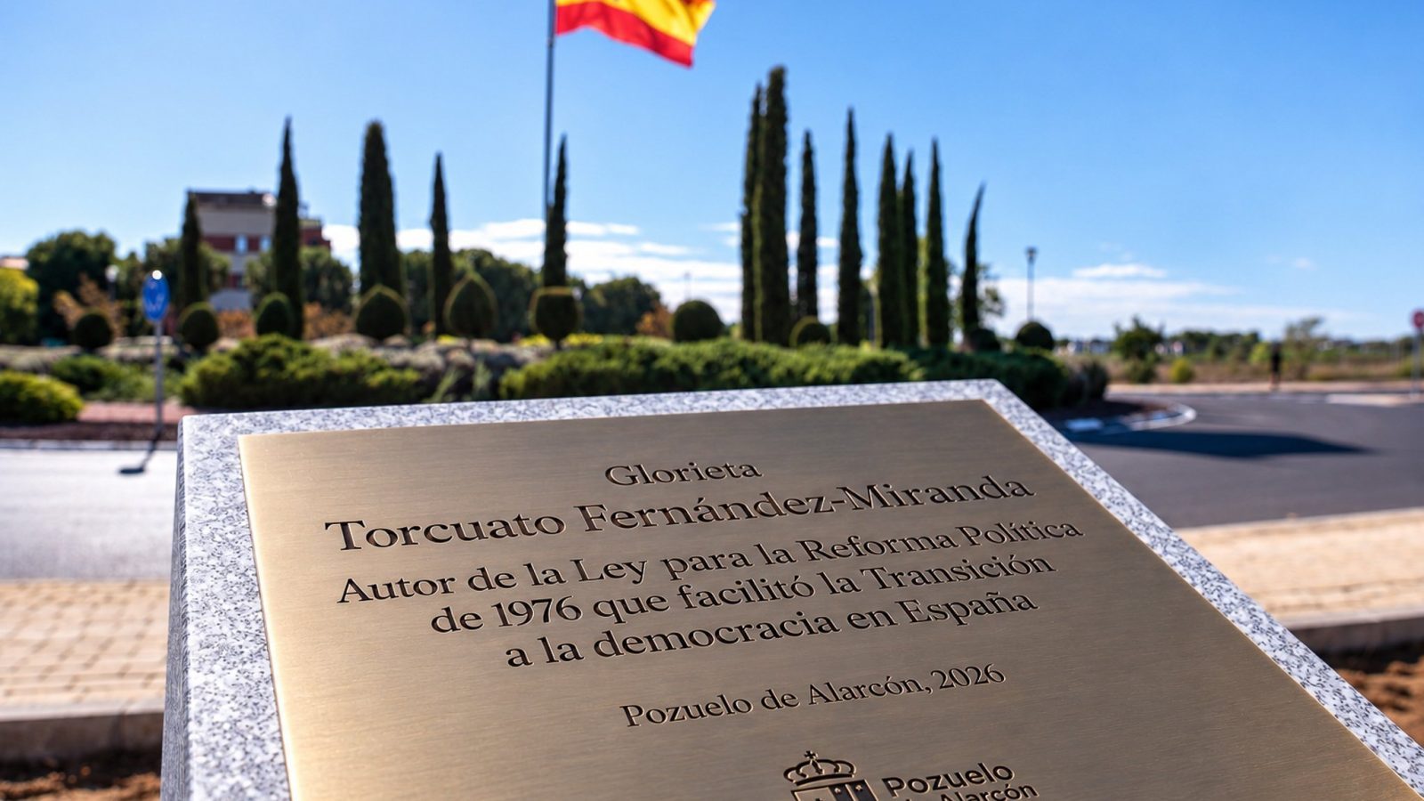 Pozuelo inaugura la glorieta dedicada a Fernández-Miranda Pozuelo inaugura la glorieta dedicada a Fernández-Miranda