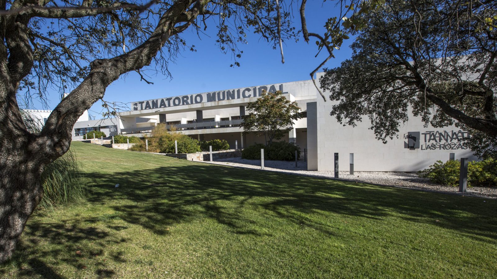 El Ayuntamiento amplía el horario de ambos cementerios de Las Rozas por Todos los Santos El Ayuntamiento amplía el horario de ambos cementerios de Las Rozas por Todos los Santos