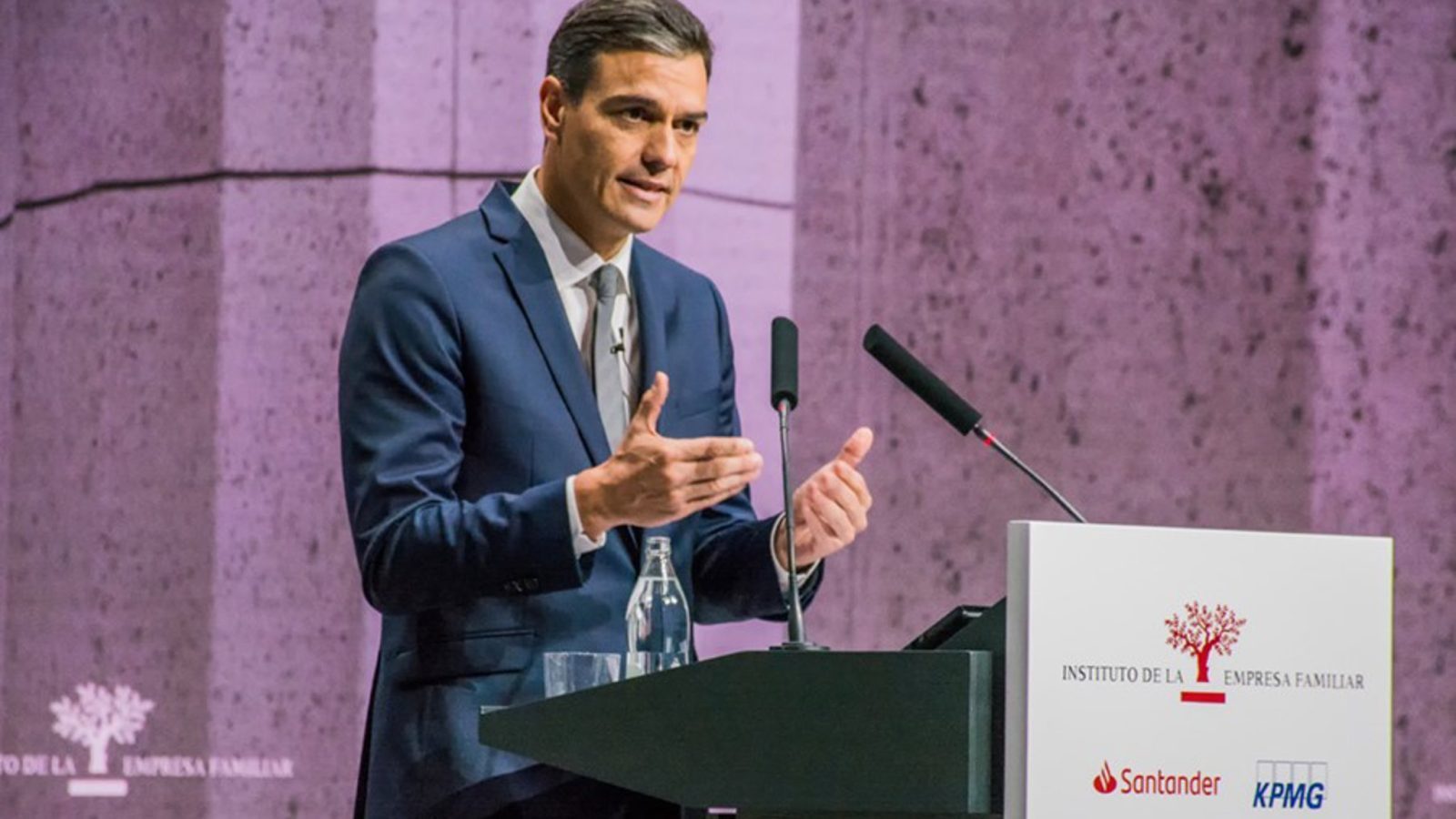 Sánchez regresa ocho años después al Congreso de la Empresa Familiar Sánchez regresa ocho años después al Congreso de la Empresa Familiar
