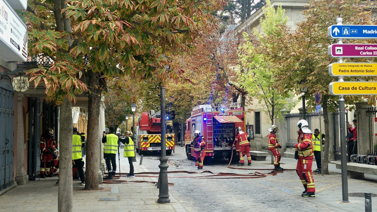 Simulacro de incendio y rescate de piezas de arte en el Real Coliseo Carlos III