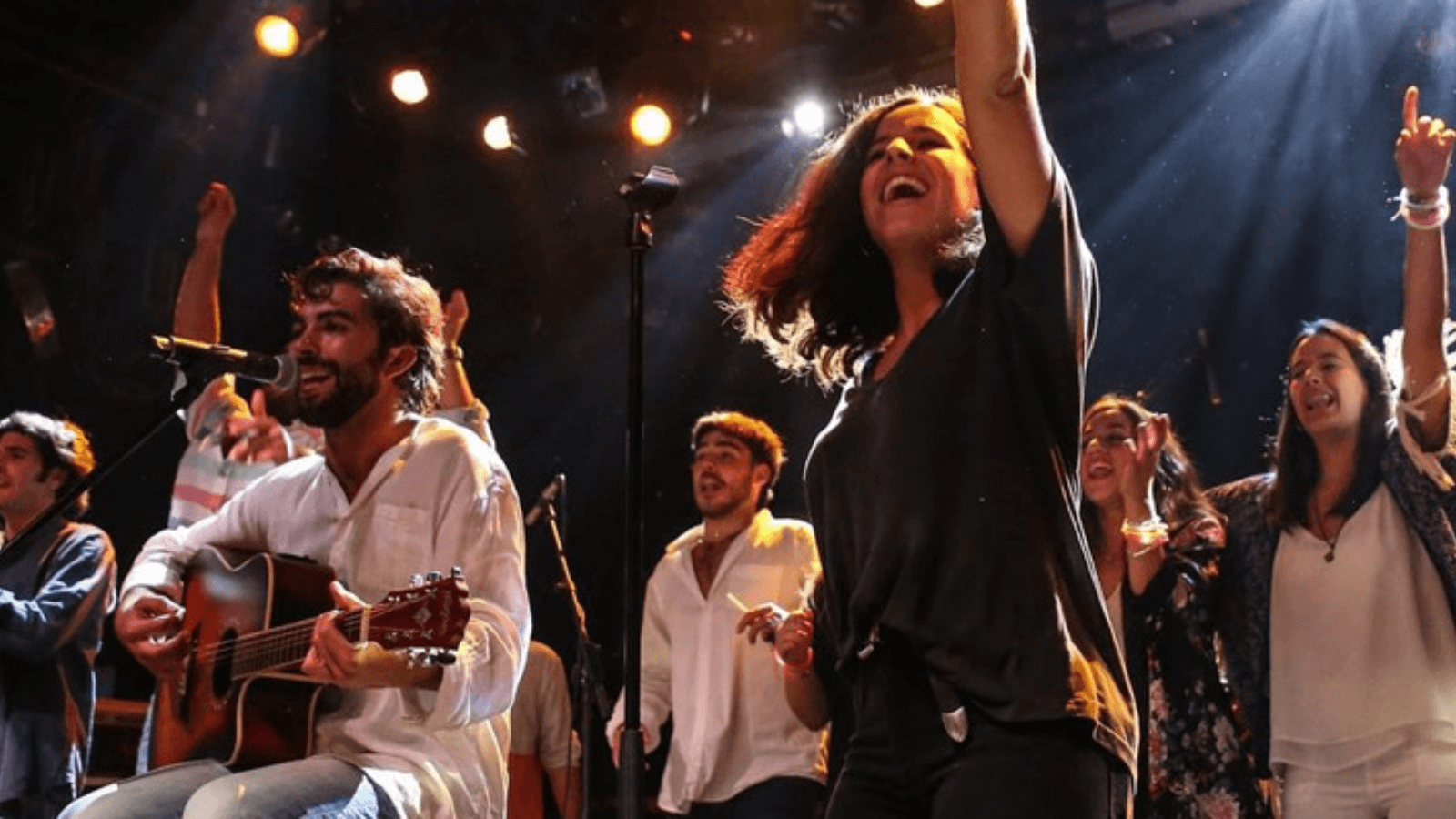 Madrid Live Meeting: Concierto de Hakuna y el padre Guilherme en un evento con los jóvenes