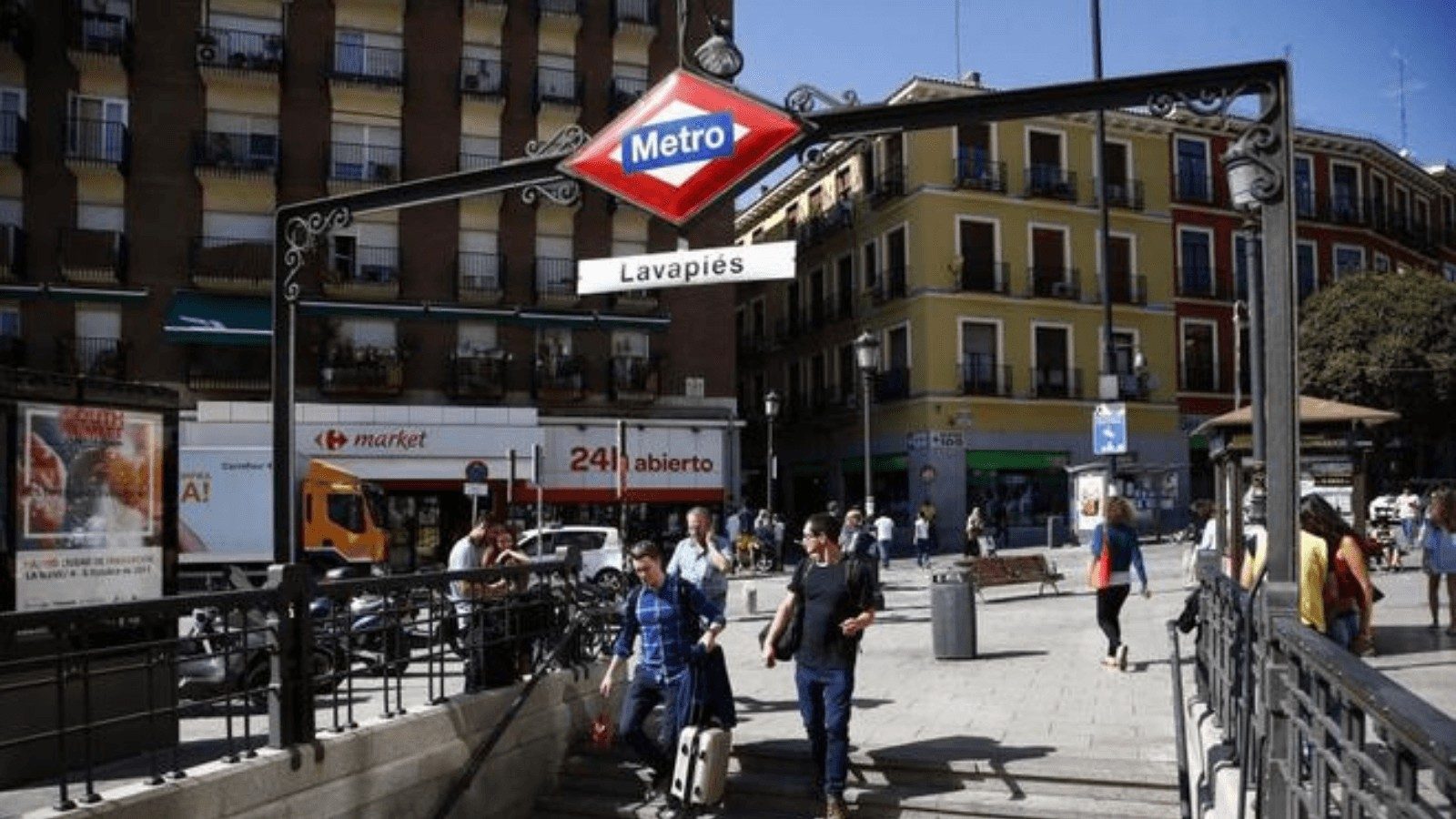 Lavapiés: foco de violencia y venta de droga tomado por extranjeros Lavapiés: foco de violencia y venta de droga tomado por extranjeros