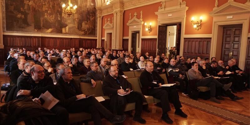 Cerca de 200 sacerdotes madrileños participan en la tercera preasamblea de CONVIVIUM