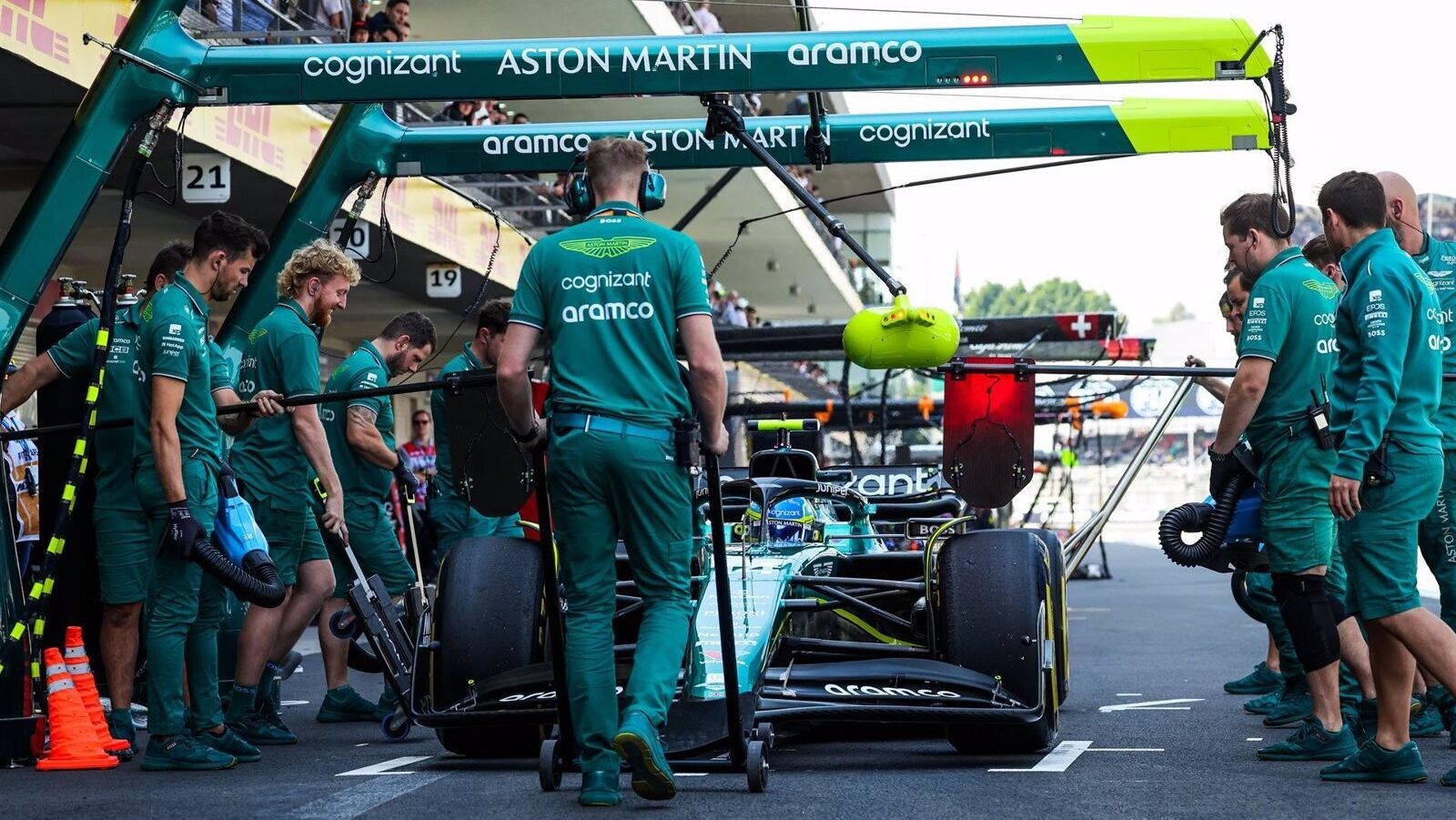 Fernando Alonso desmiente su fichaje por Red Bull: "Son rumores de gente que quiere seguidores"