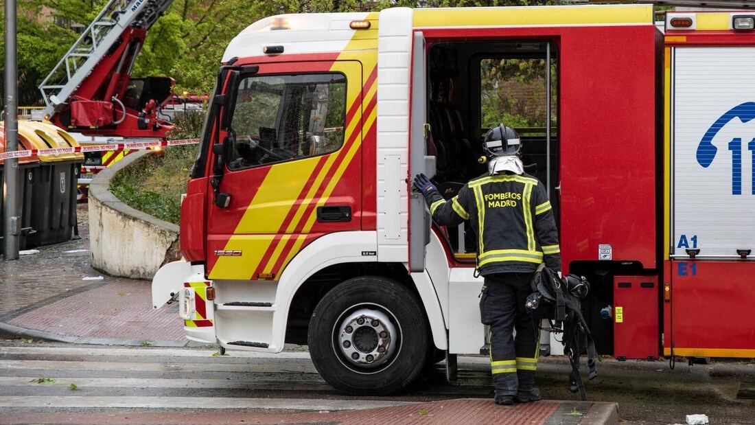 Una mujer queda grave por inhalación de humo tras un incendio en Tetuán