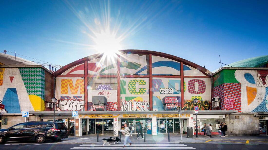 Mercado de la Cebada: Un recorrido por el corazón vibrante de Madrid