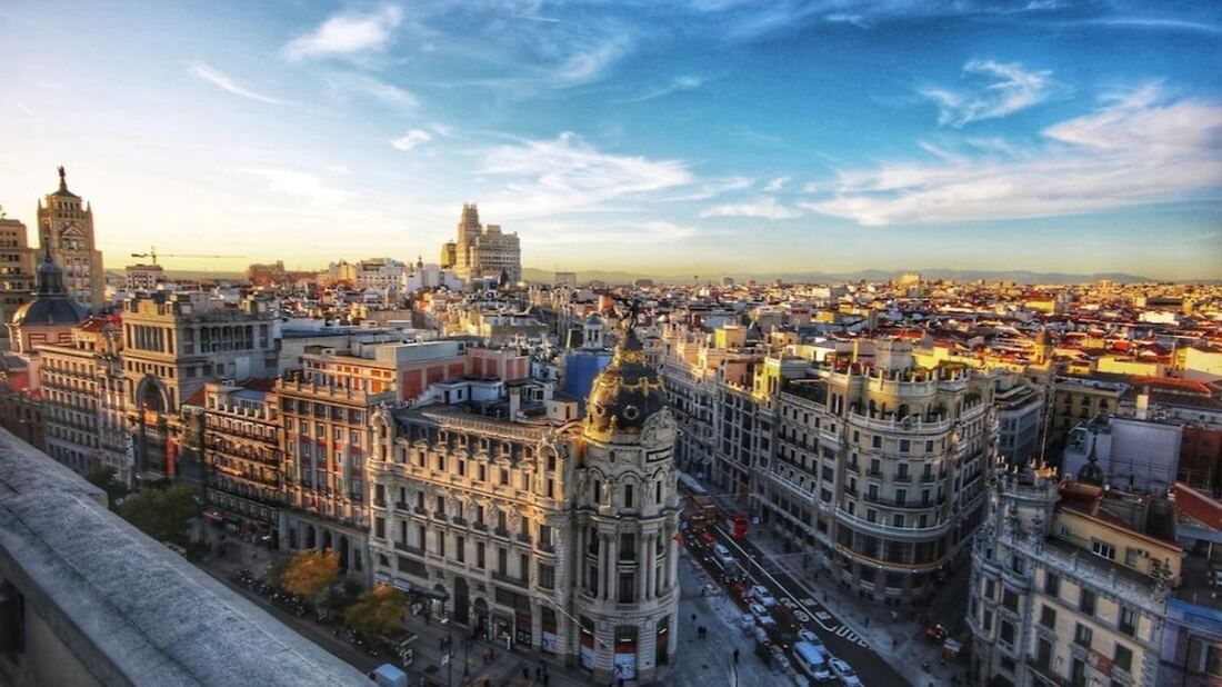 Madrid conectada, cómo la tecnología eSIM hace que explorar la capital de España sea más fácil que nunca
