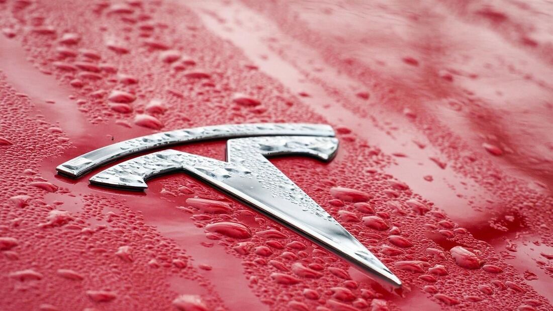 Tesla pide a Europa que apruebe su conducción autónoma