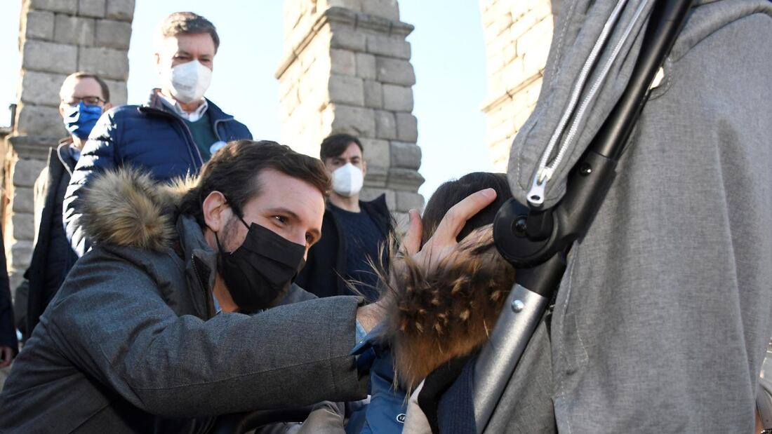 Pablo Casado asegura que reabrirá Navacerrada en cuanto llegue a Moncloa