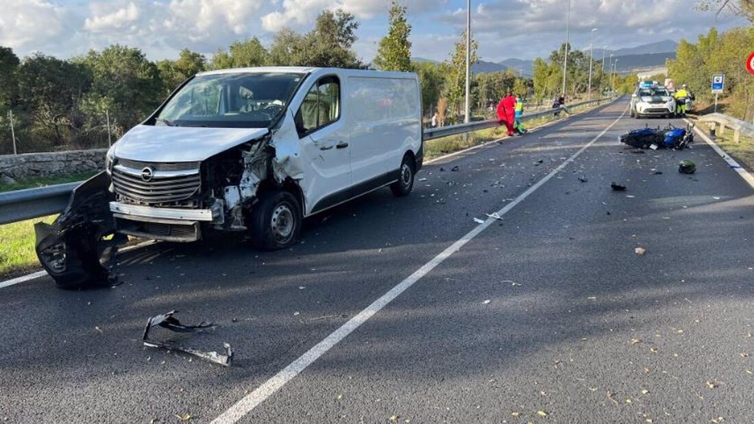 Muere un motero tras colisionar frontalmente con una furgoneta en Alpedrete