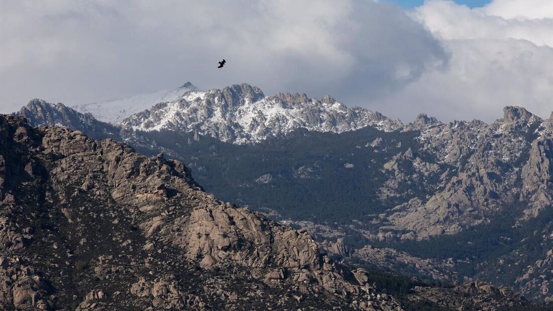Senderismo en la Sierra de Guadarrama: Descubre sus paisajes y rutas más interesantes