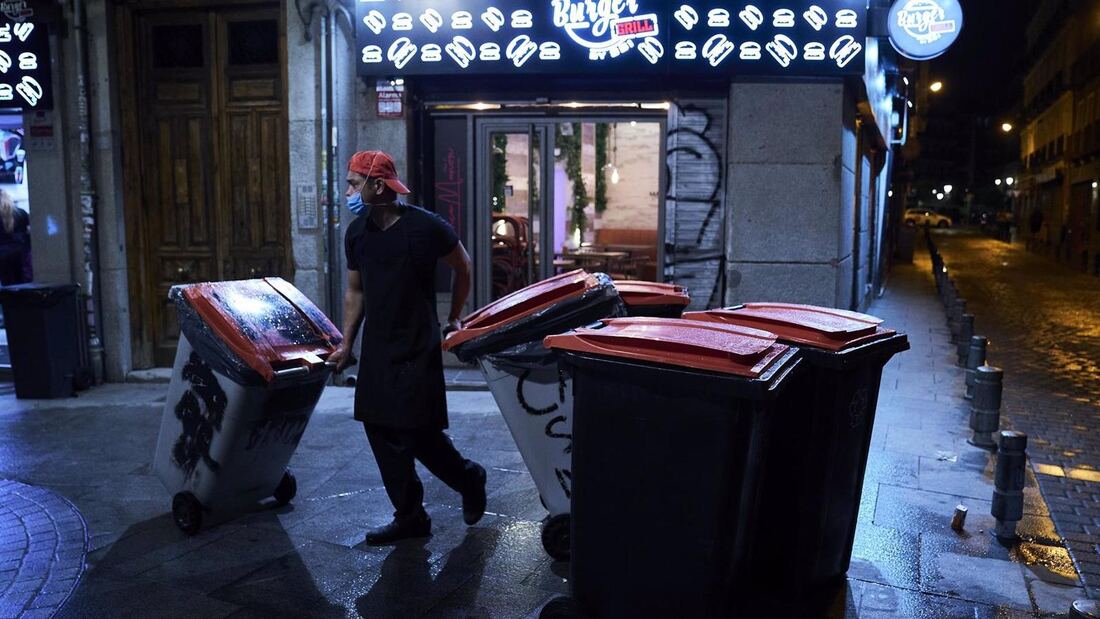 España tira miles de kilos de comida a la basura