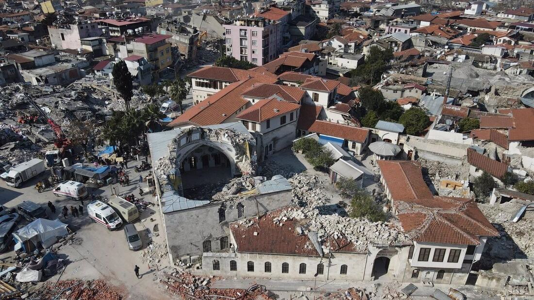 El Escorial habilita un punto de recogida de ropa y material de aseo para afectados por terremoto