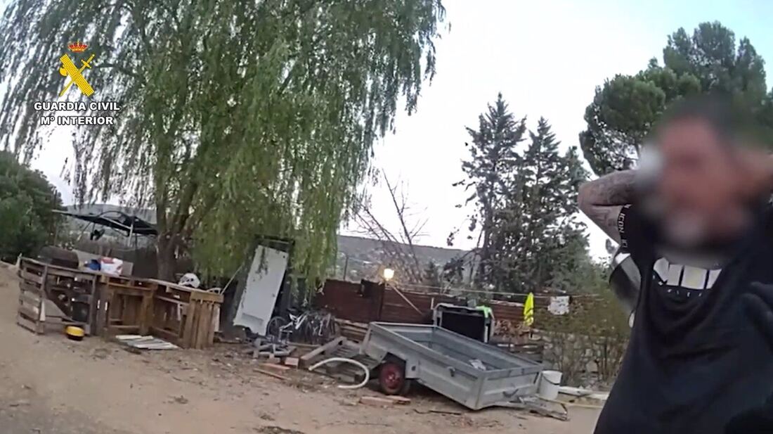 Un hombre armado se atrinchera en Ambite tras discutir con su pareja