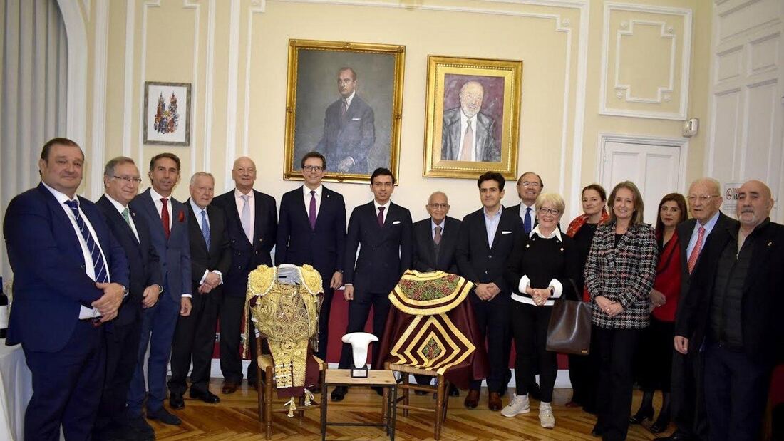 Morante de la Puebla recibe en Madrid el XI Trofeo Vestido de Luces Rioja y Oro
